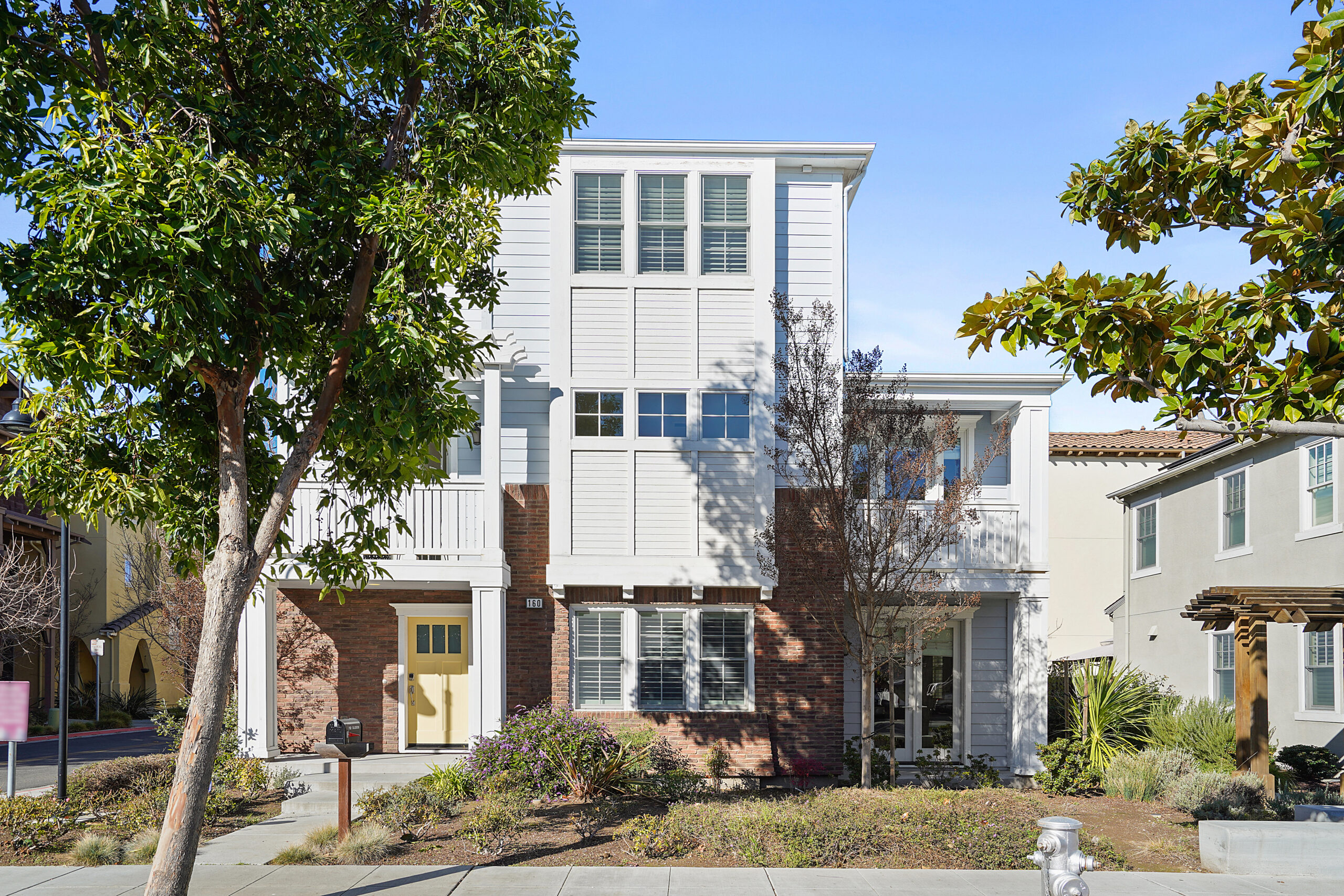 160 Calderon Ave, Mountain View