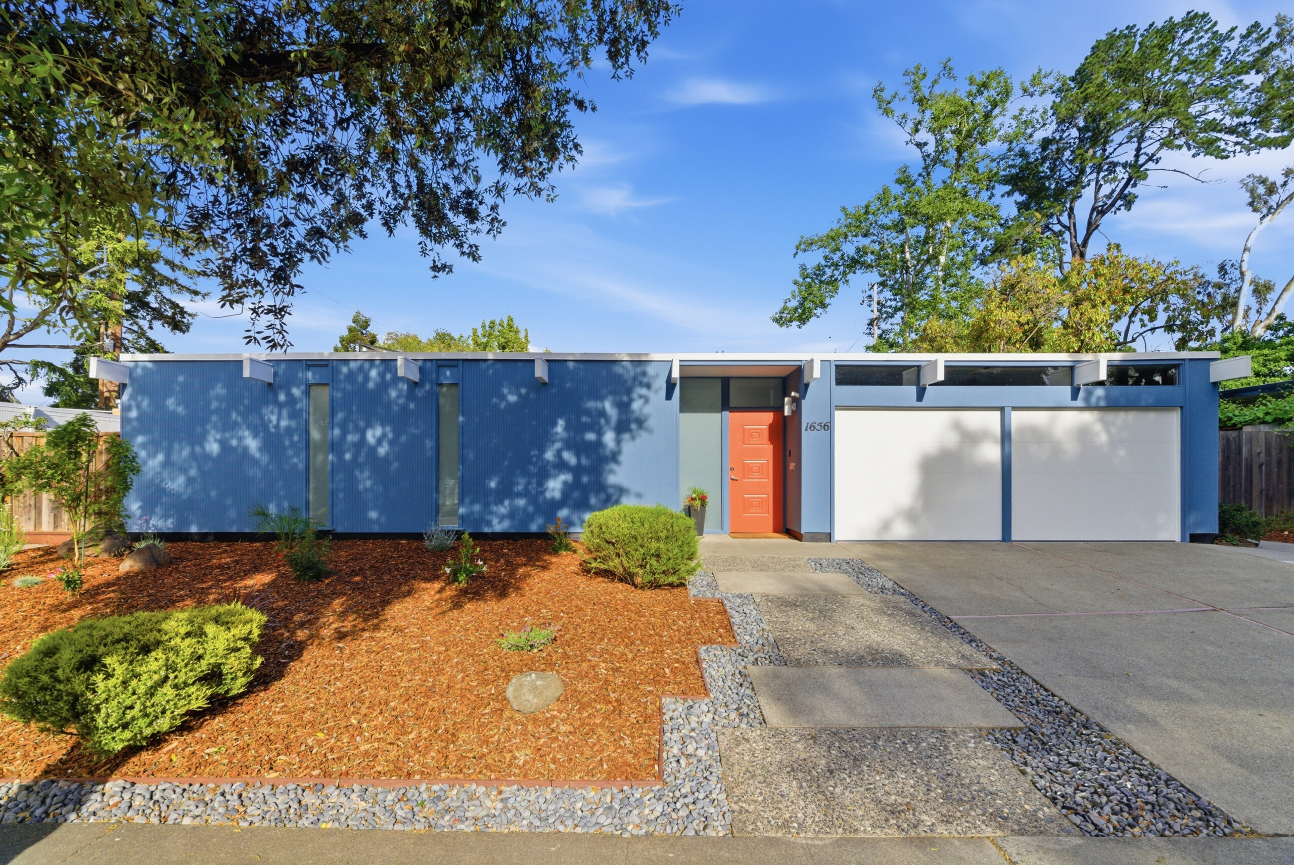 1656 Edmonton Avenue