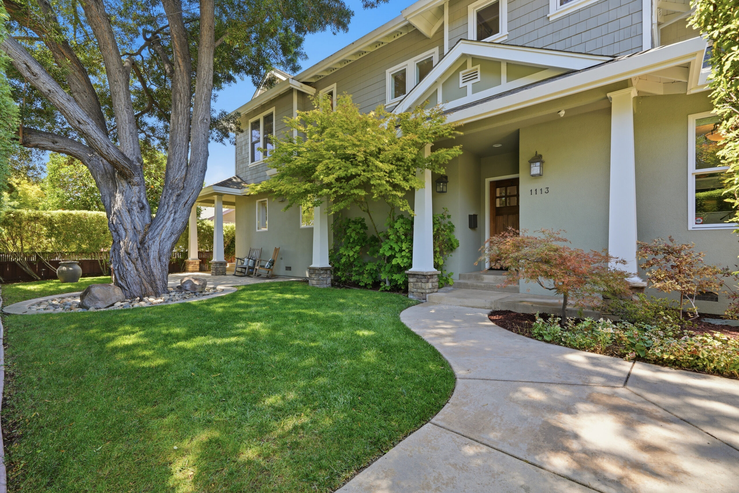 1113 Lincoln Avenue